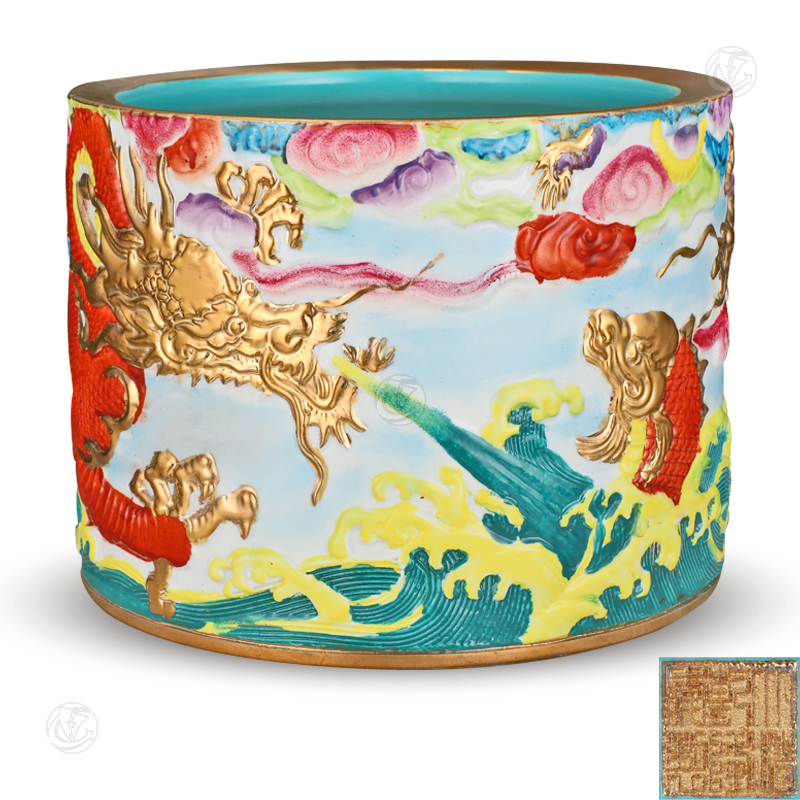 大清乾隆年制粉彩鱼化龙笔海