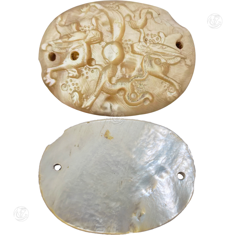 汉代砗磲佩饰（螭龙和蝉）