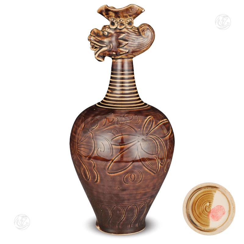 酱釉刻花龙首花口瓶