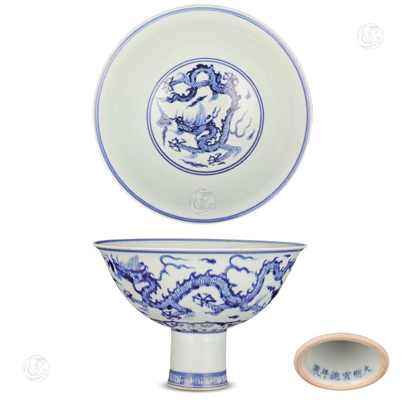 青花龙纹高足碗