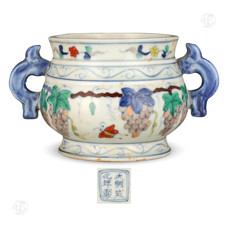 斗彩葡萄纹双龙耳簋式炉（大明成化年制款）