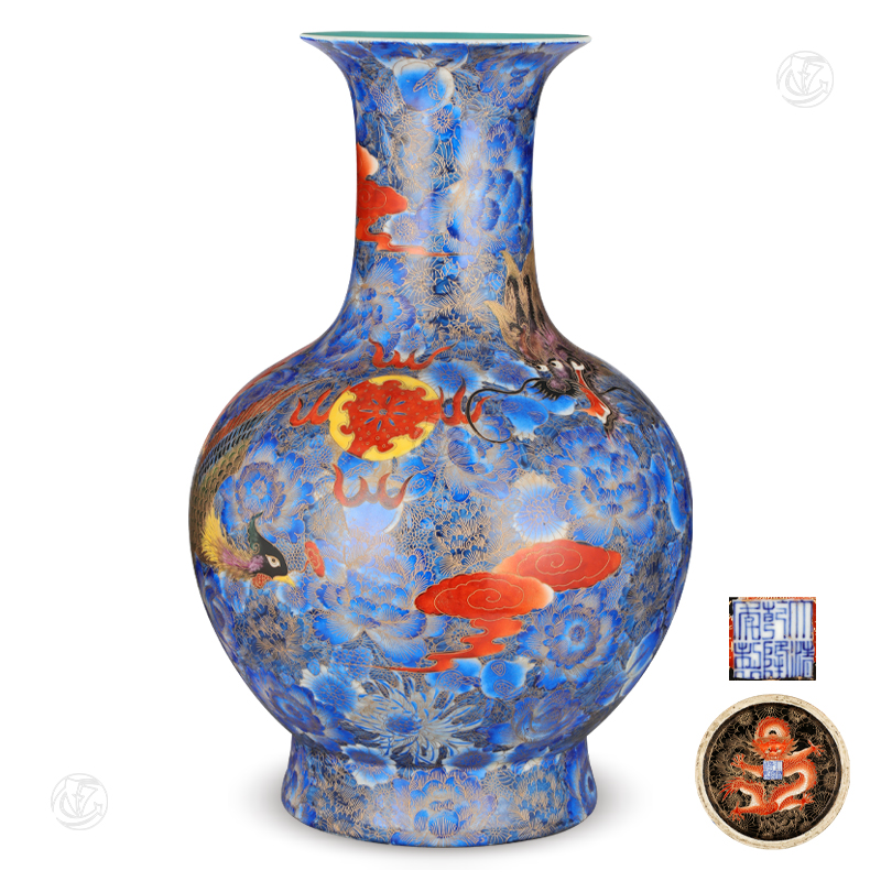 蓝釉描金凤穿牡丹纹赏瓶